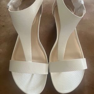 Kenneth Cole Reaction Great Gal sandals